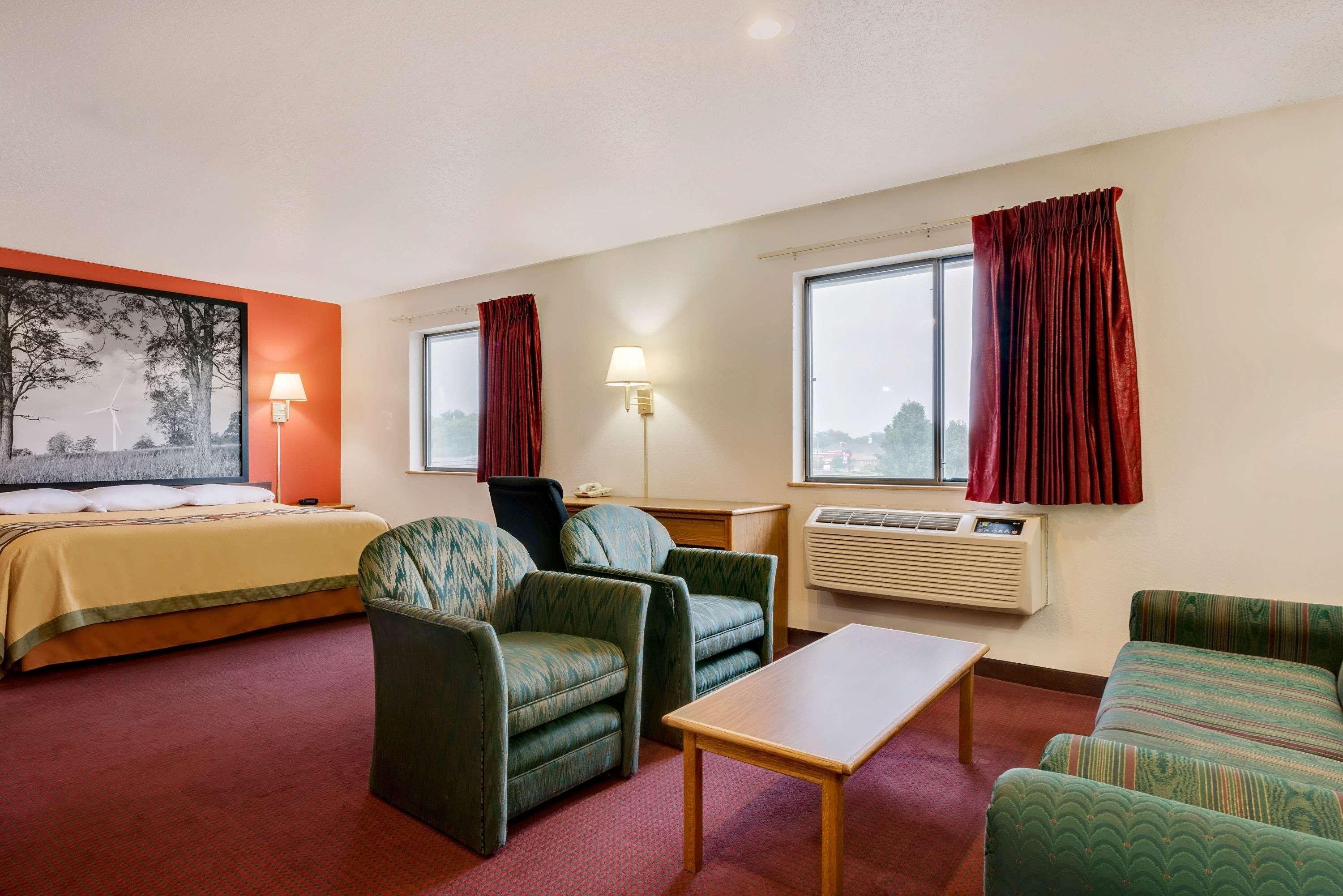 Super 8 Martinsburg Hotell Eksteriør bilde