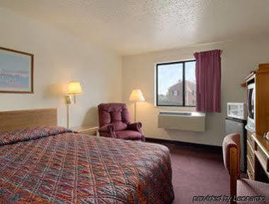 Super 8 Martinsburg Hotell Eksteriør bilde